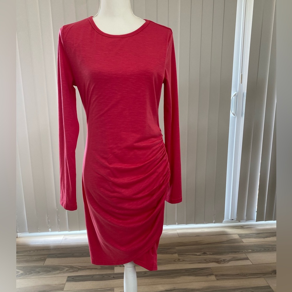 BTFBM Women's Side Ruched Long Sleeve Dress Rose Red Size Medium. NWT